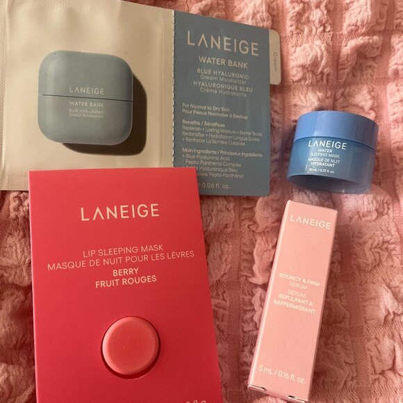 LANEIGE Pink Bubble Waffle Textured Crossbody Bag Purse with K Beauty Samples - Picture 2 of 2